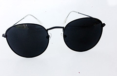Schwarze runde Sonnenbrille im Rayban-Look