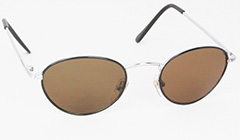Ovale Metallsonnenbrille mit schwarzem und silbernem Rahmen