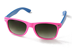 Wayfarer-Sonnenbrille, rosafarben mit blauen Bügeln