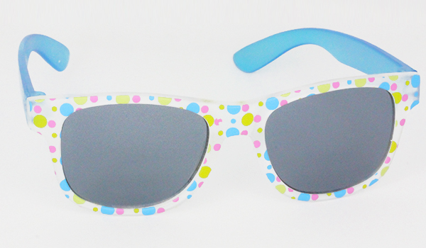 Süsse Kindersonnenbrille mit blauen Bügeln