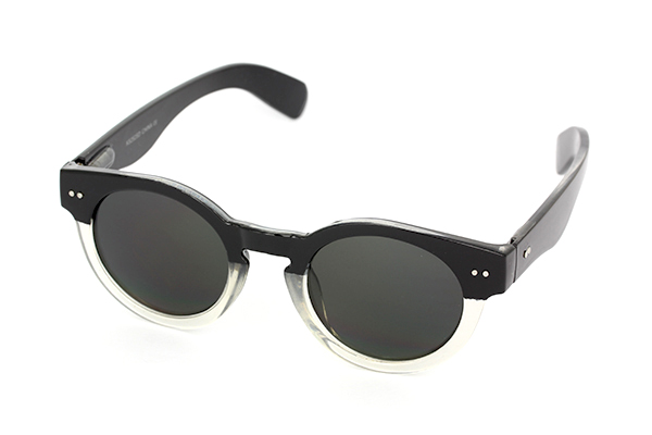 Moderne Sonnenbrille in chicem Design 